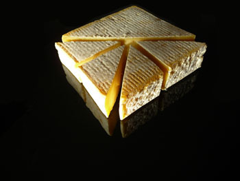 Découpe du fromage carré